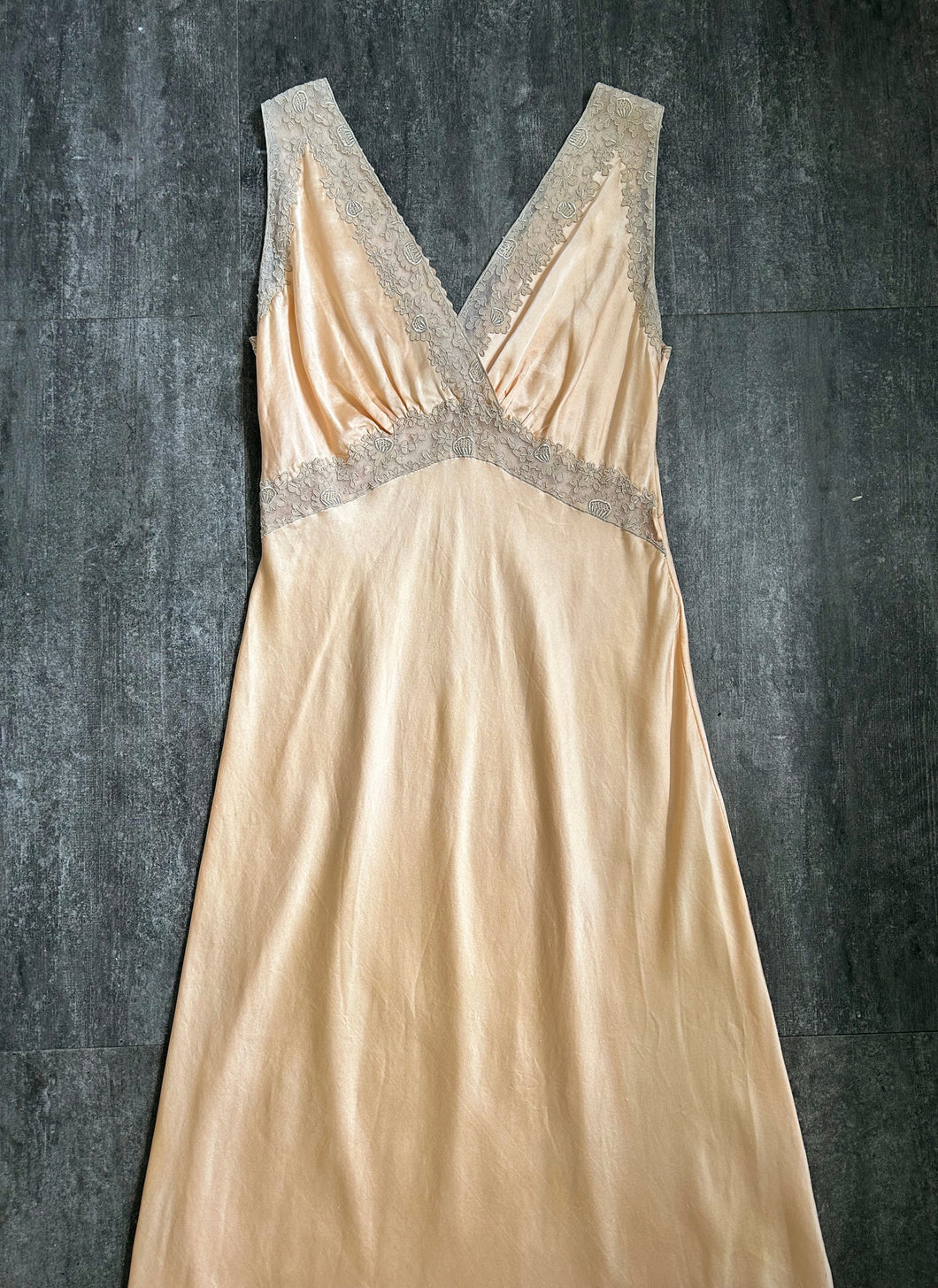 1930s 1940s slip dress . vintage satin and lace nightgown . size small