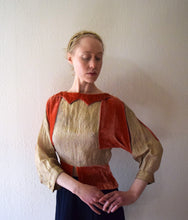 Load image into Gallery viewer, 1930s silk velvet and gold lamé blouse . size xs to small