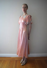 Load image into Gallery viewer, 1930s silk rayon satin dressing gown . size xs to small