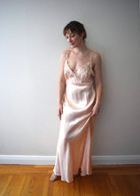 Load image into Gallery viewer, 1940s bias cut satin nightgown . vintage slip . size small to m/l