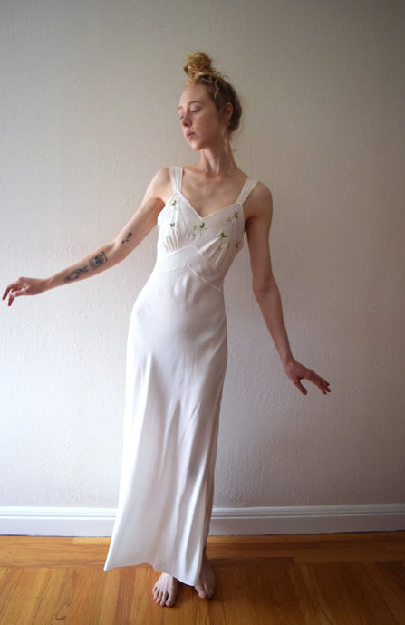 1940s rayon slip dress . vintage floral appliqué negligee . size xs to small