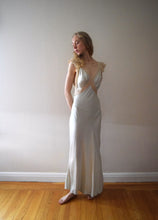 Load image into Gallery viewer, 1940s silk satin and lace bias cut gown . size xs to s/m