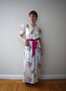 1940s floral print rayon satin dressing gown . size xs to medium