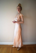 Load image into Gallery viewer, 1930s 1940s silk satin slip dress . bias cut slip . size xs to small