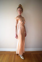 Load image into Gallery viewer, 1930s 1940s silk satin slip dress . bias cut slip . size xs to small