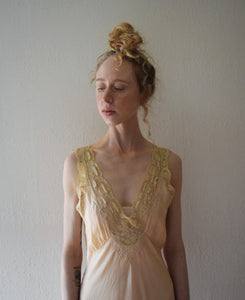 1930s bias cut silk slip . vintage 30s gown . size small to medium