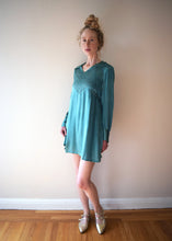 Load image into Gallery viewer, Vintage 1920s green silk satin tunic . size xs to small