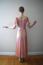 Load image into Gallery viewer, 1930s silk rayon satin dressing gown . size xs to small