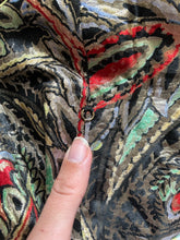 Load image into Gallery viewer, 1930s House of Worth couture silk lamé gown . size medium to m/l