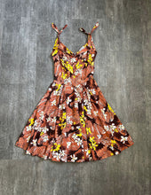 Load image into Gallery viewer, 1950s Hawaiian dress . brown floral print dress . size small