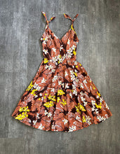 Load image into Gallery viewer, 1950s Hawaiian dress . brown floral print dress . size small