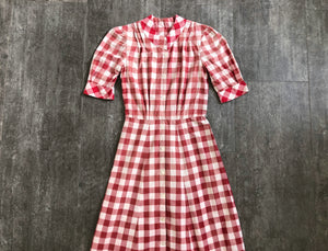 1930s 1940s gingham dress . vintage dress . size xs