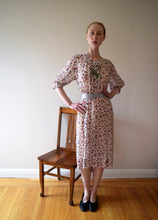 Load image into Gallery viewer, 1930s silk chiffon dress . 30s vintage floral print dress . size medium to large