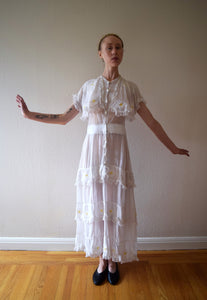 Antique Edwardian 1910s embroidered dress . size xs to small