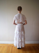 Load image into Gallery viewer, Antique Edwardian 1910s embroidered dress . size xs to small