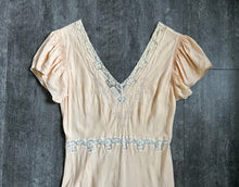 Load image into Gallery viewer, 1930s silk jacquard slip dress . 30s gown . size small to medium