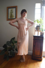 Load image into Gallery viewer, 1930s silk and lace slip dress . size small to m/l