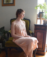 Load image into Gallery viewer, 1930s silk and lace slip dress . size small to m/l