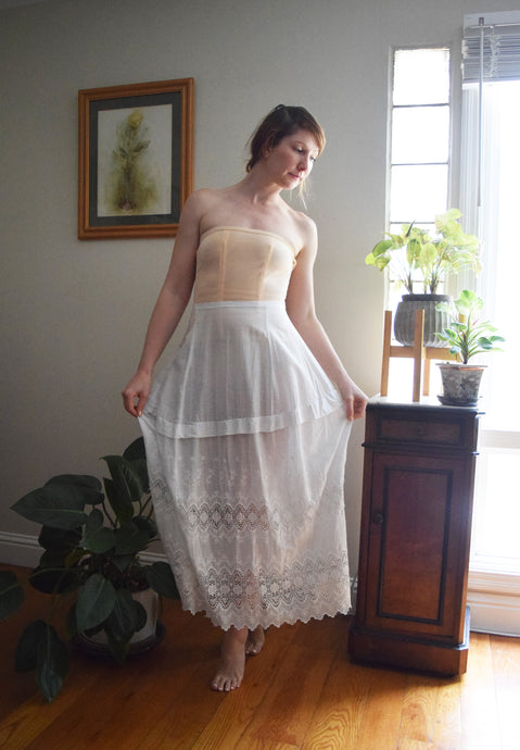 Antique petticoat skirt . Edwardian era fashion. 32 waist
