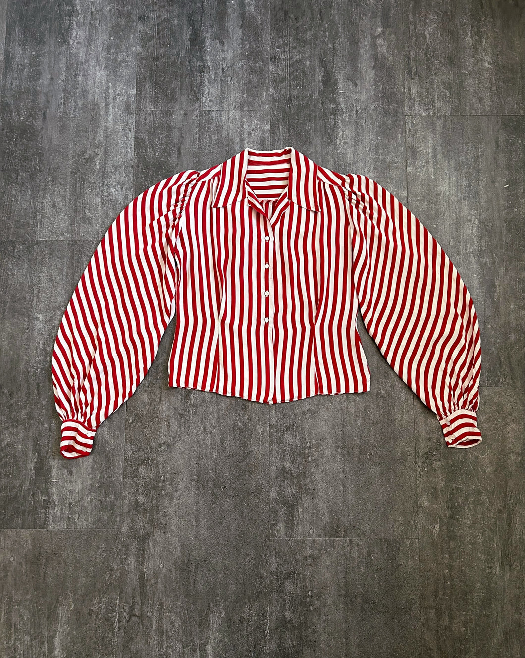 1940s striped rayon blouse . vintage 40s top . size xs to small