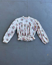 Load image into Gallery viewer, Vintage reproduction antique blouse . floral calico top . size small to s/m