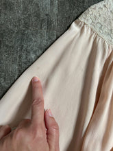 Load image into Gallery viewer, 1930s silk peignoir set . vintage 30s slip and robe . size xs to small